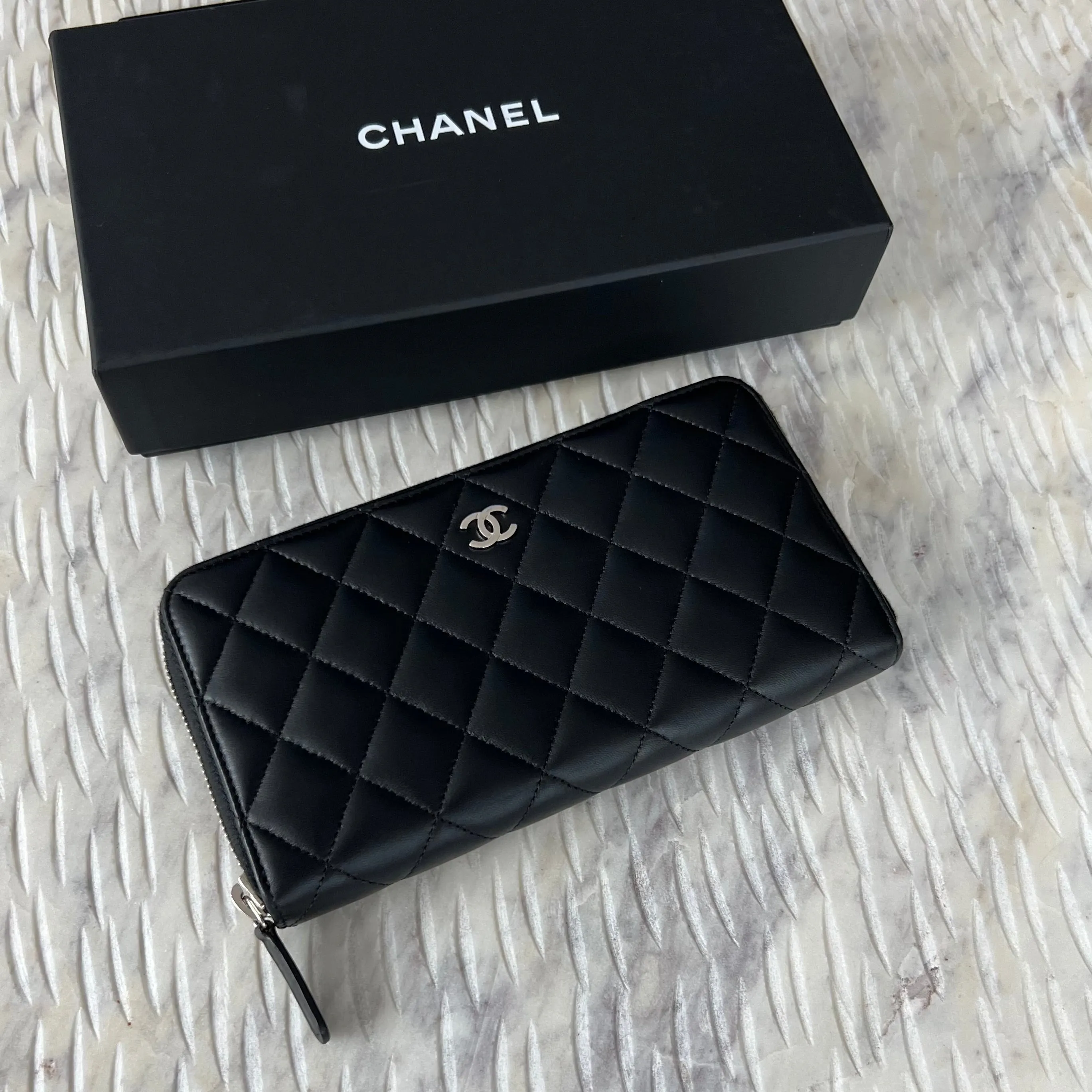 CHANEL CLASSIC LONG ZIPPED WALLET