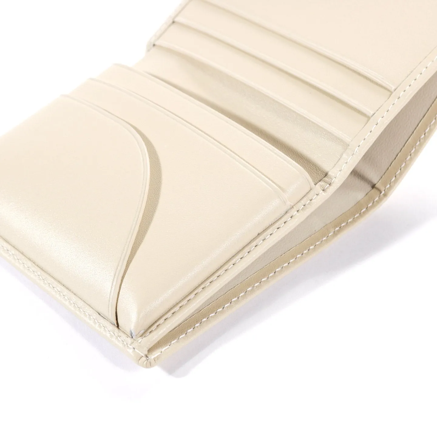 COMME DES GARCONS SA0641 CLASSIC LEATHER WALLET OFF WHITE