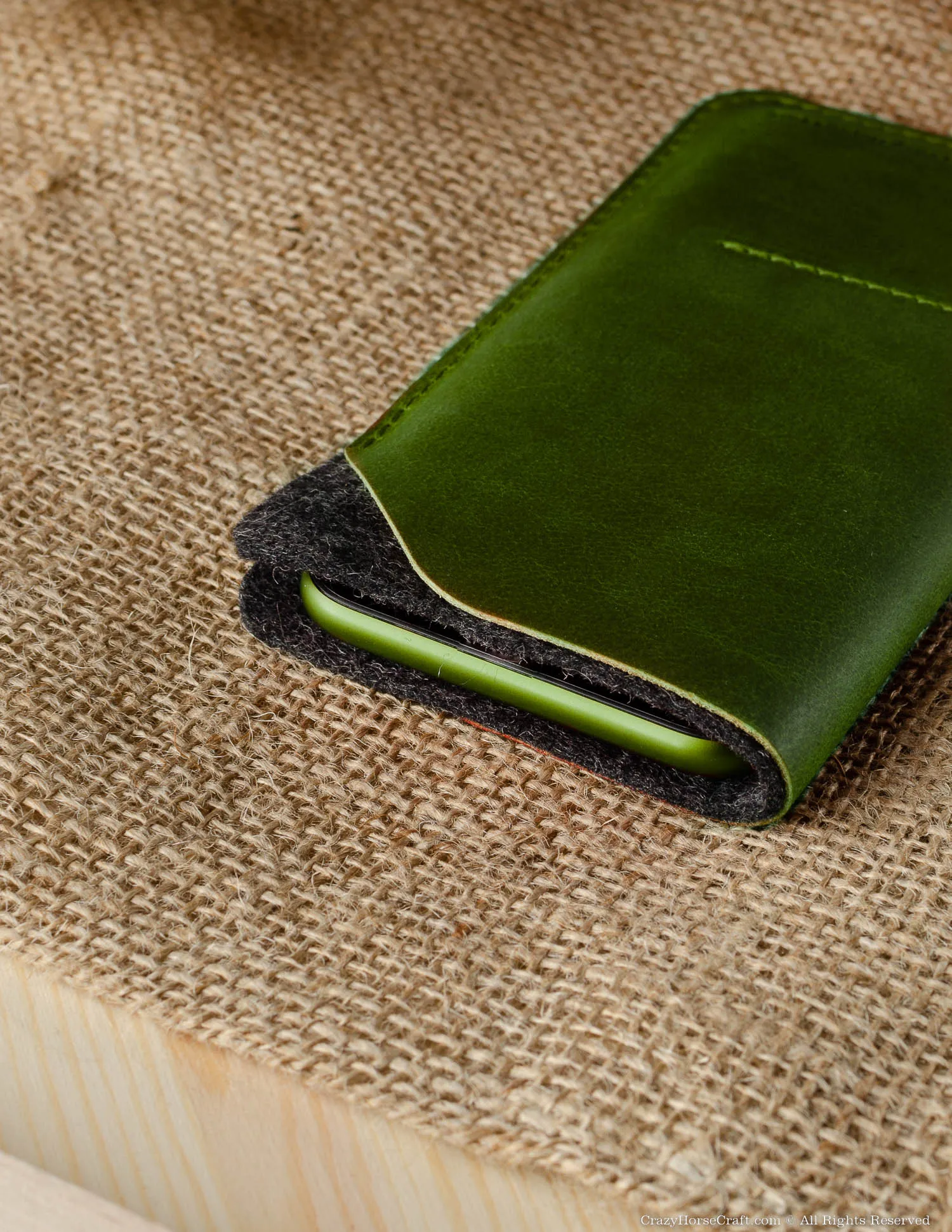 Leather Phone Case / Wallet with Card Pockets | Alpine Green