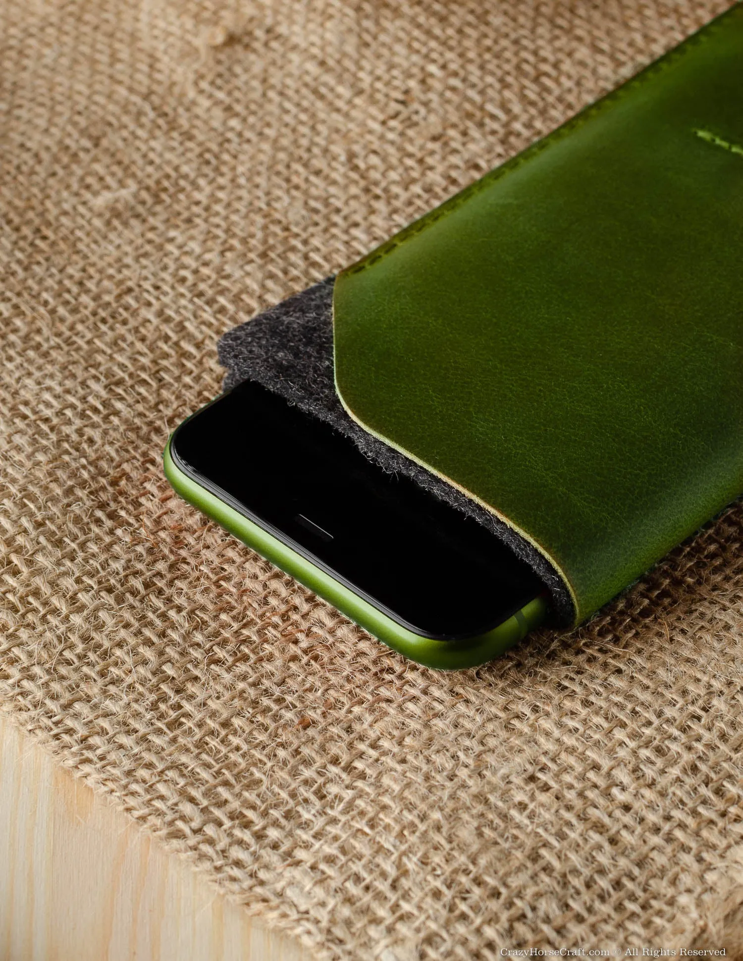 Leather Phone Case / Wallet with Card Pockets | Alpine Green