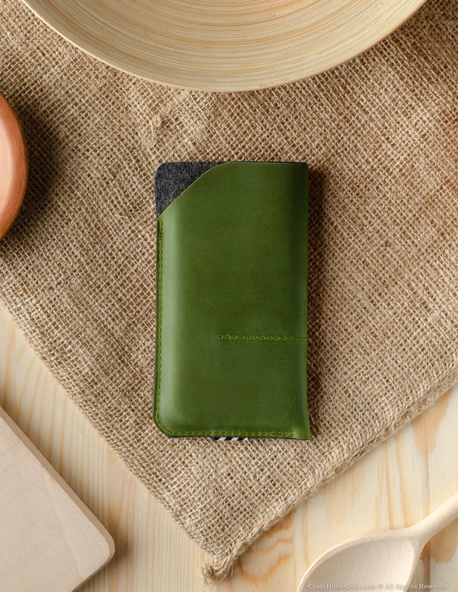 Leather Phone Case / Wallet with Card Pockets | Alpine Green