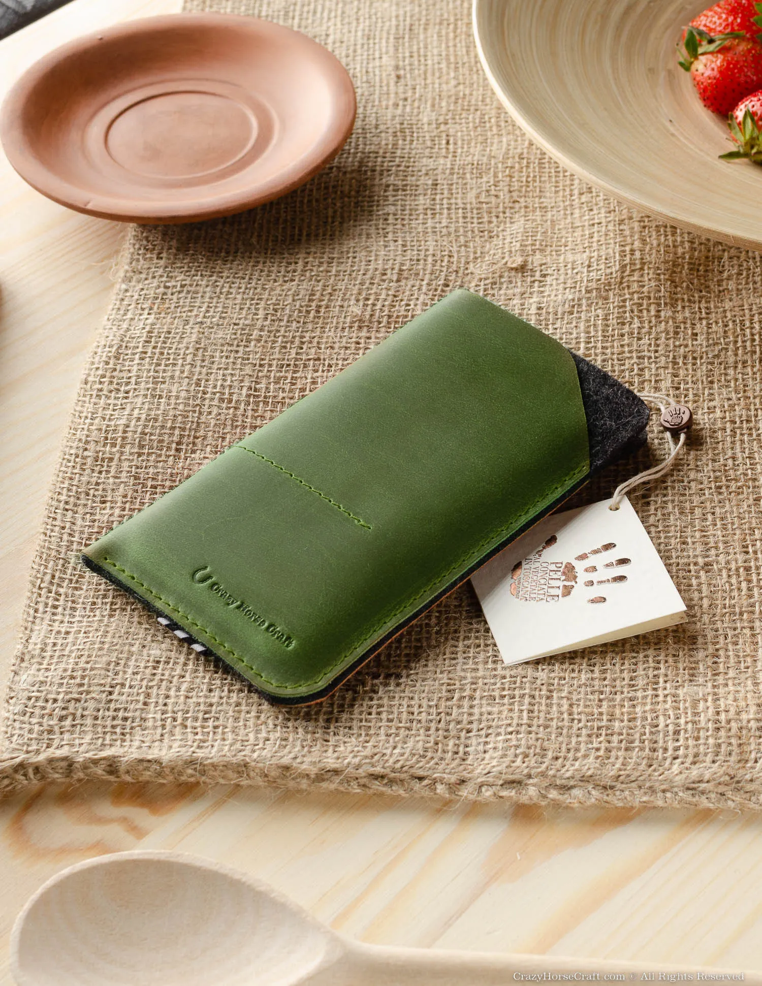 Leather Phone Case / Wallet with Card Pockets | Alpine Green