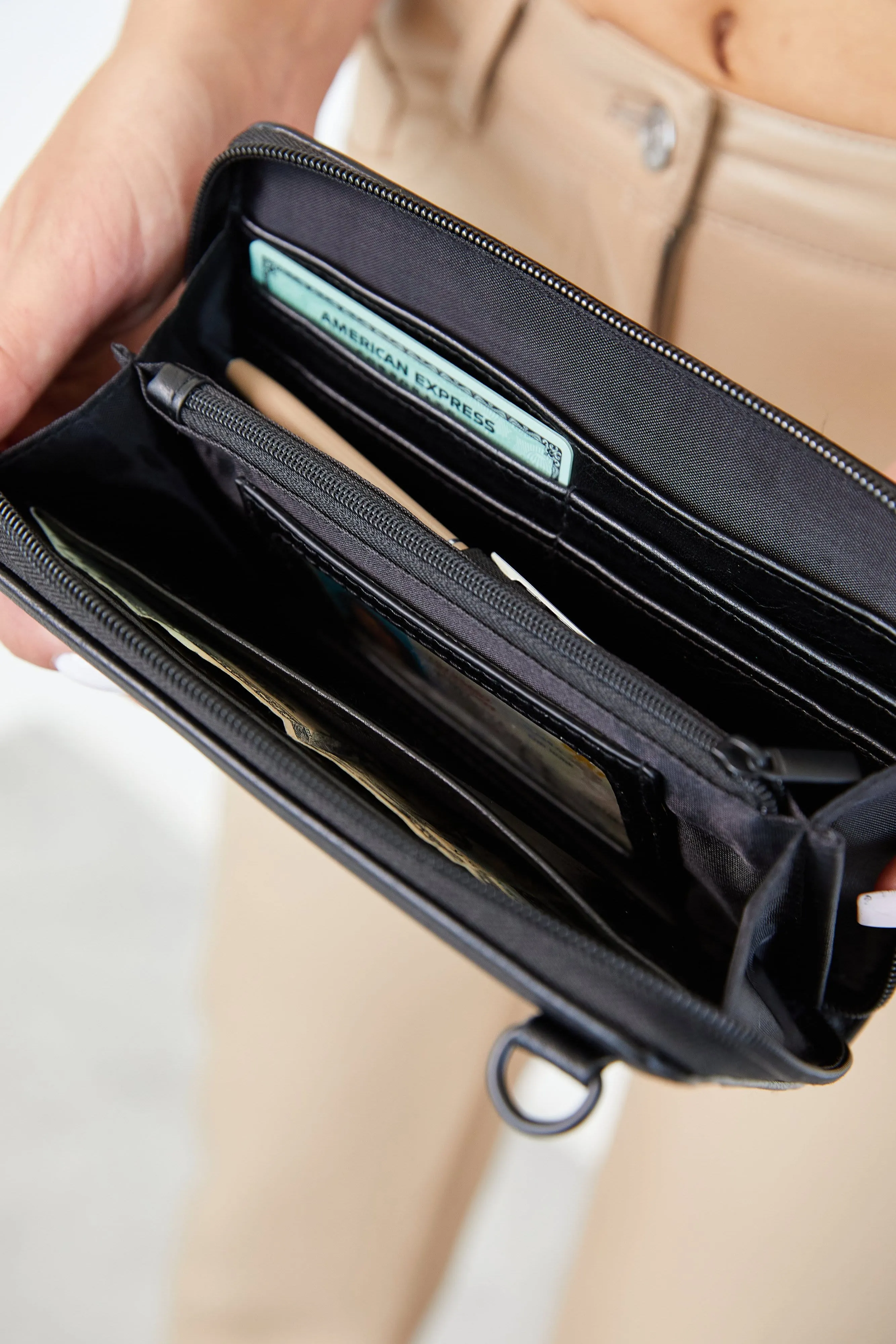 The Travel Wallet in Black