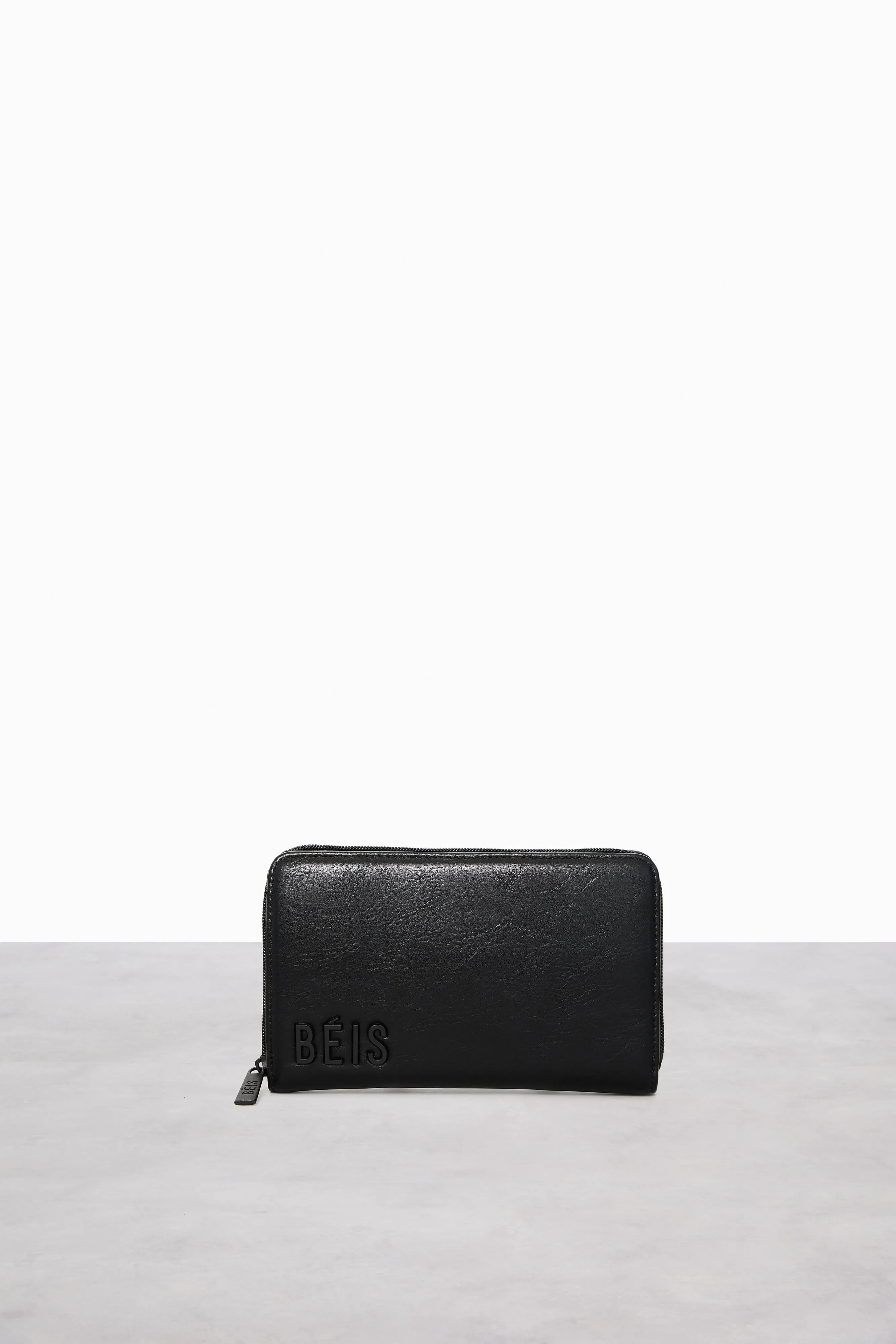 The Travel Wallet in Black